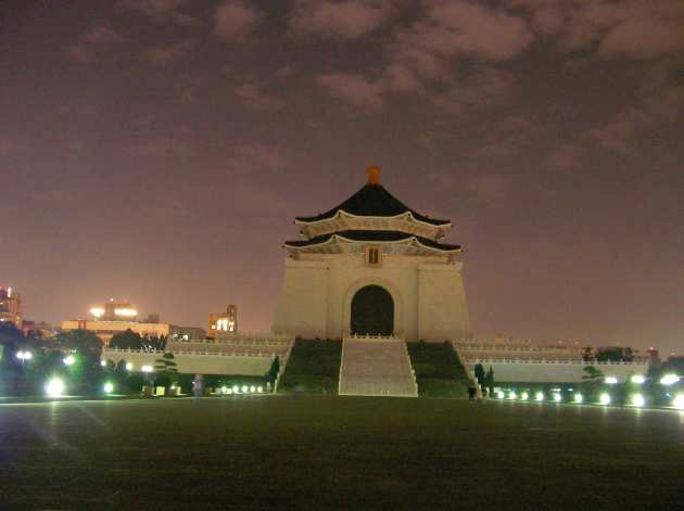 夜の中正紀念堂